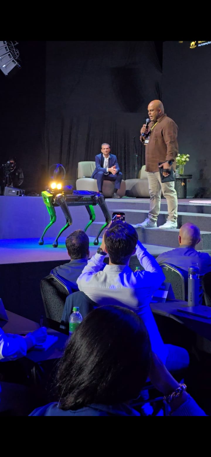 Rogério com Spot ao vivo